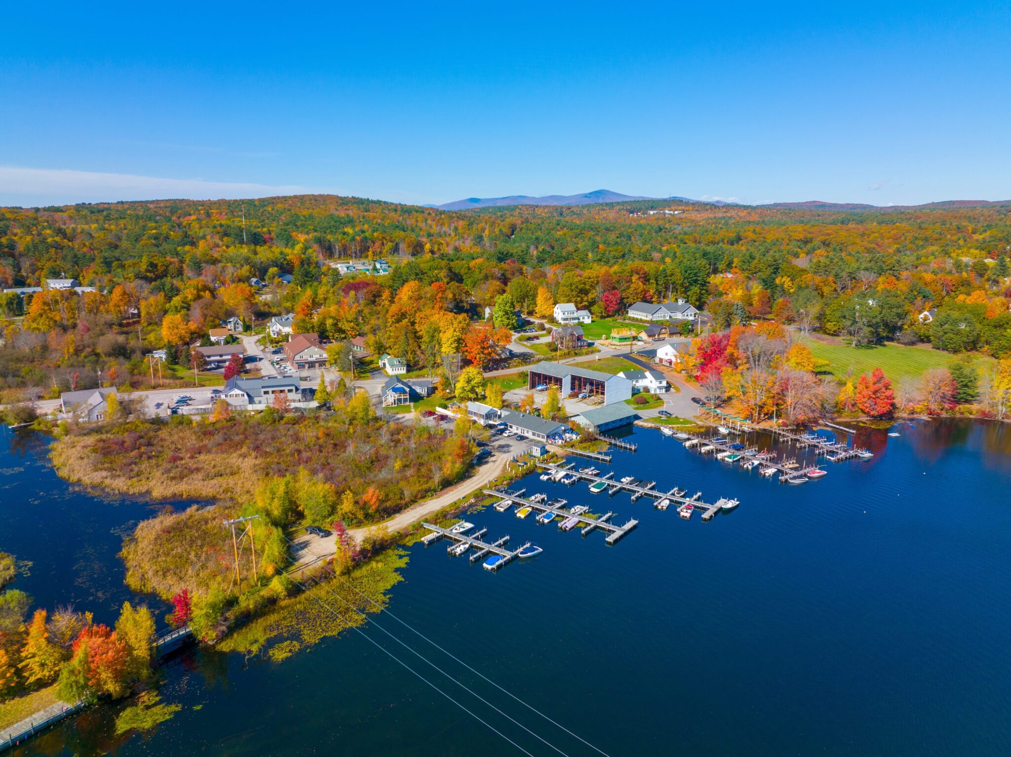 10 Must-Visit Small Towns in New Hampshire for Fall Leaves | Places.Travel