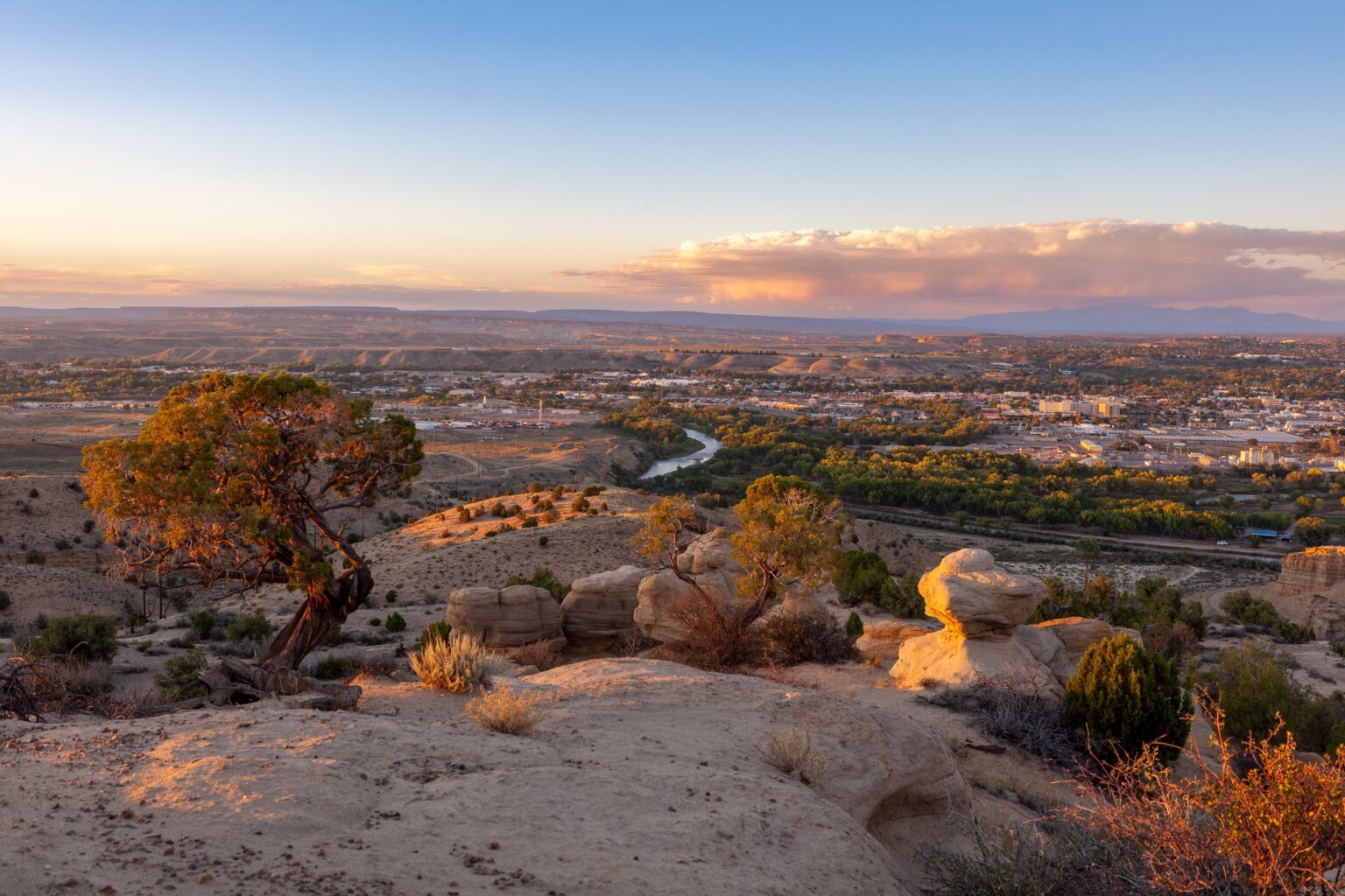 A Reflective Desert Route Through New Mexico: High Desert Landscapes ...